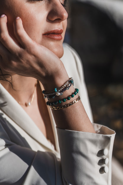 Ocean eyes bracelet / freshwater pearls