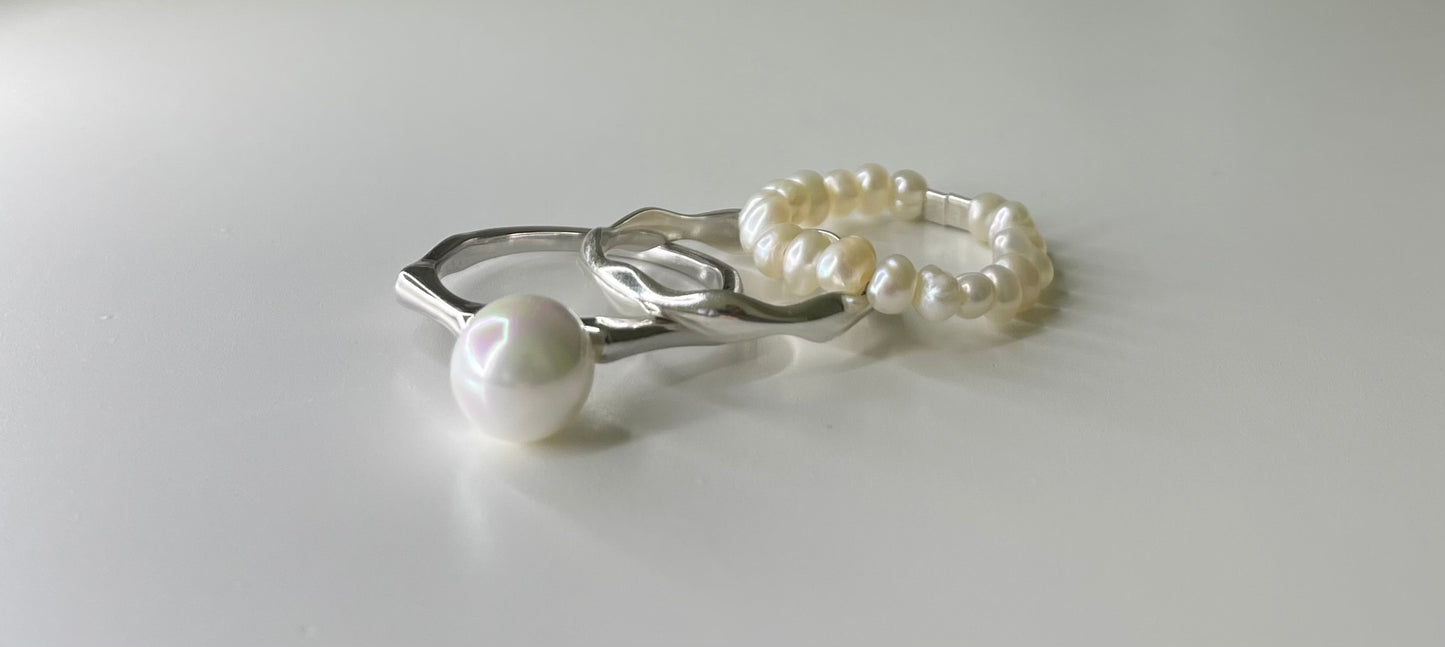 Simple Pearls Ring