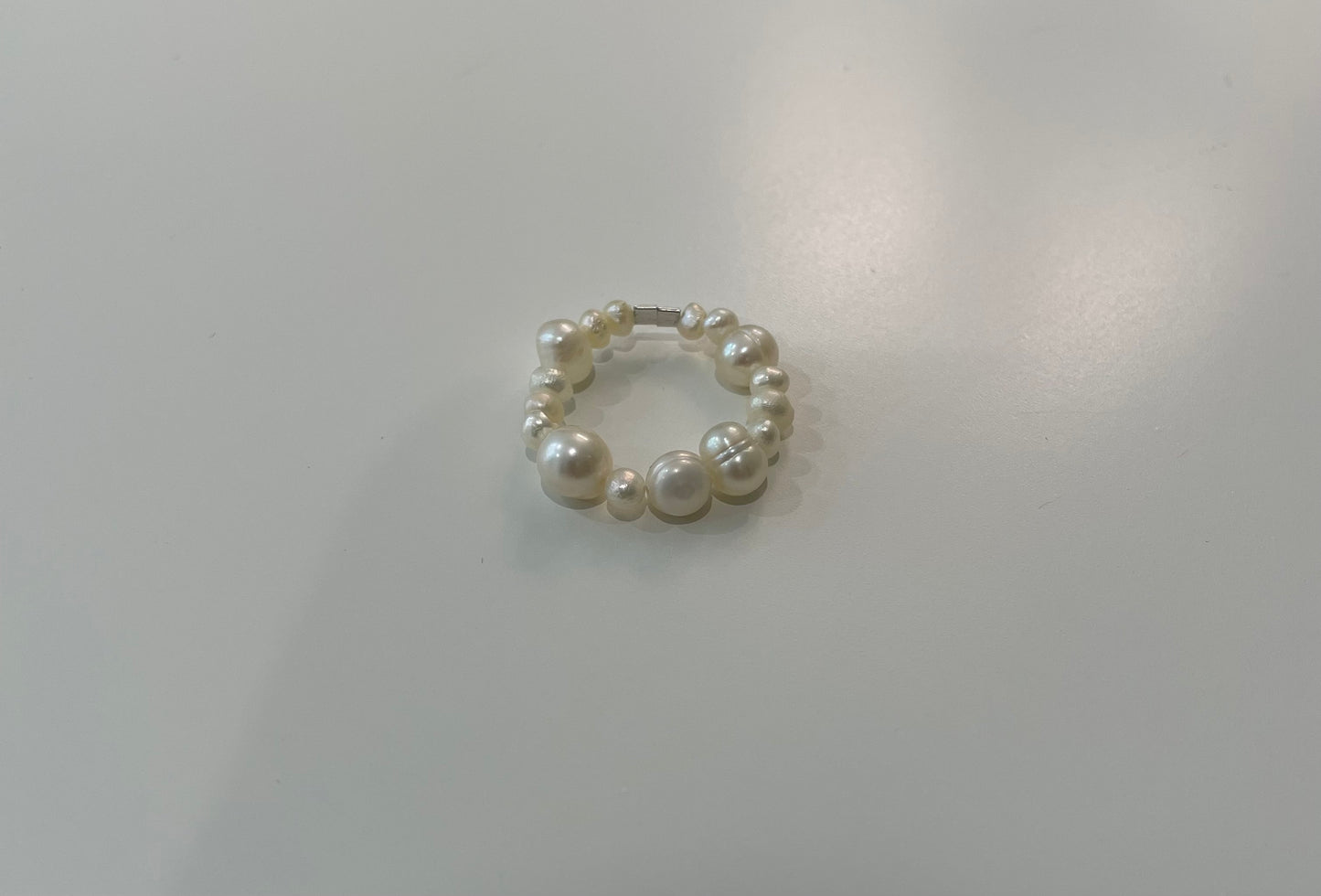 Irregular simple pearls ring