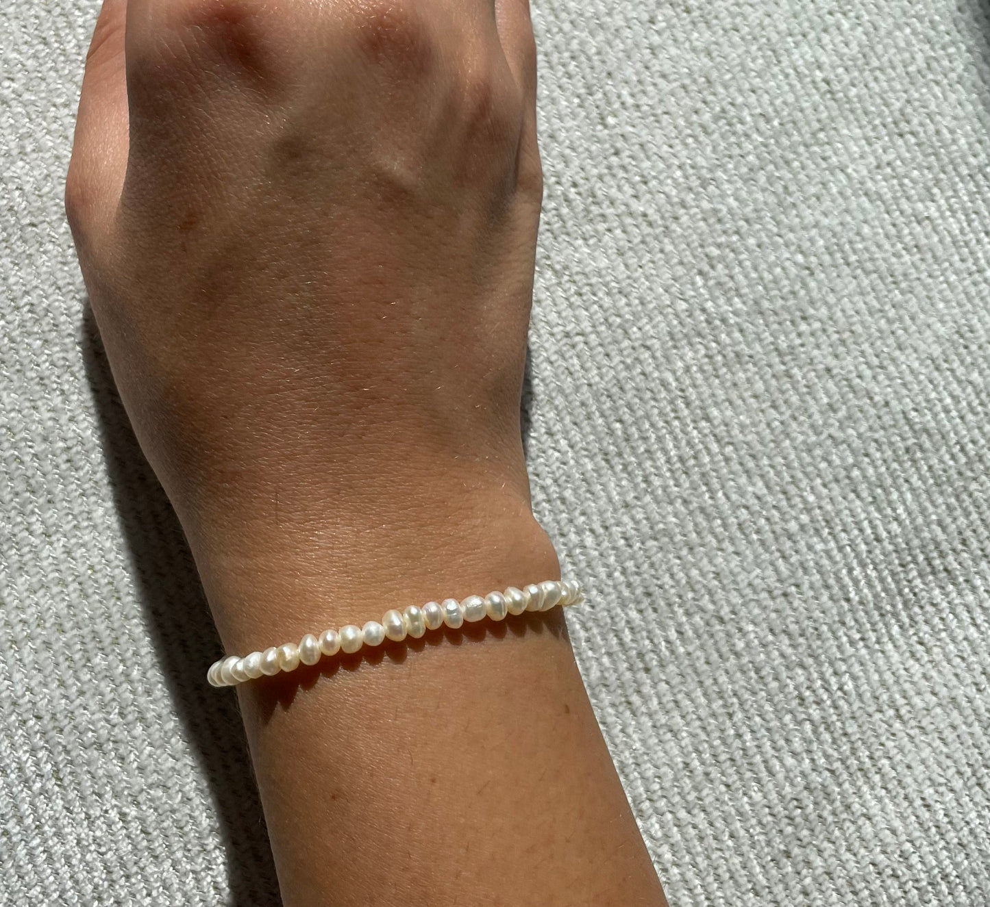 Simple pearls bracelet 14k Gold