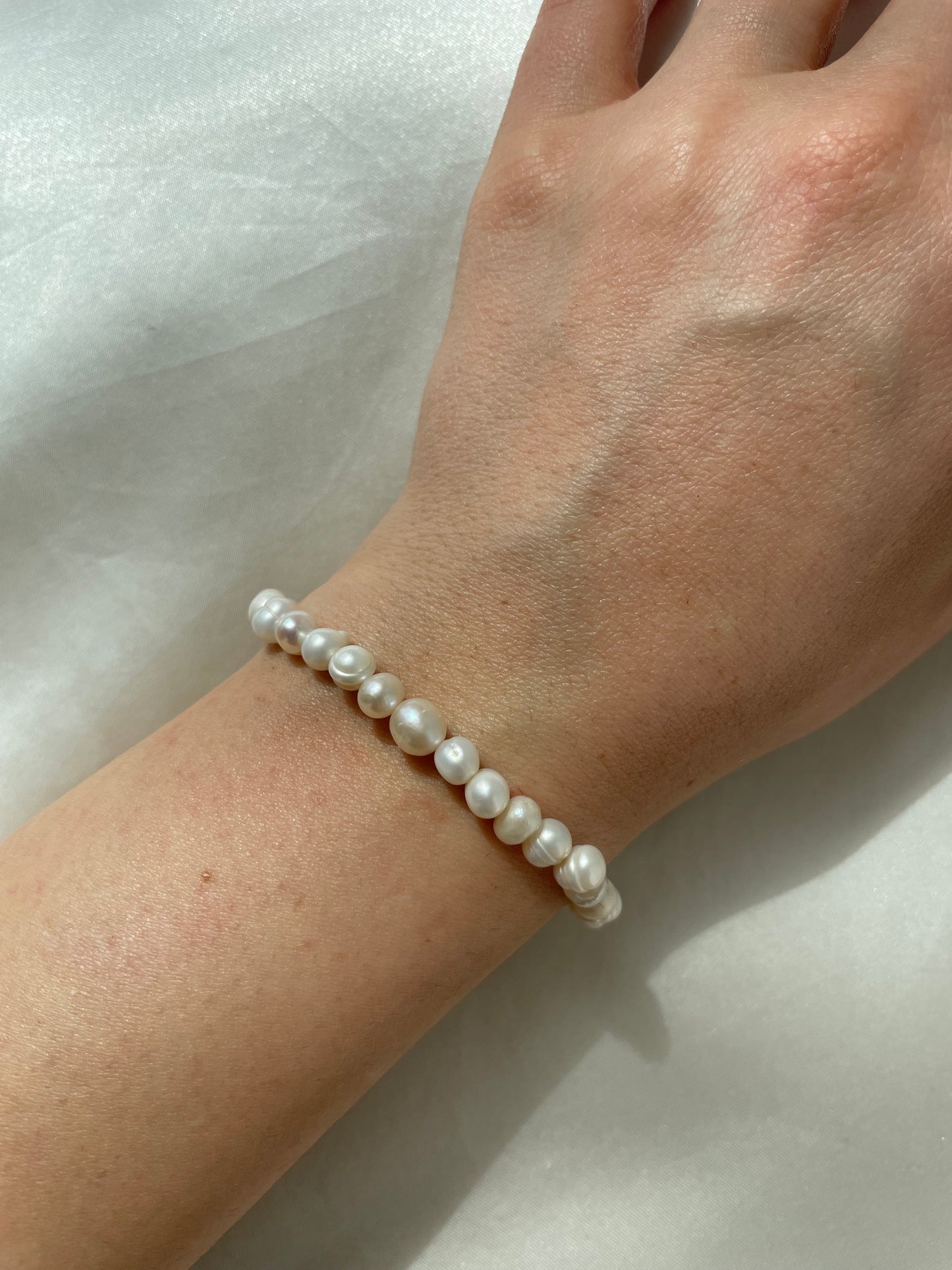 Larger freshwater pearls bracelet
