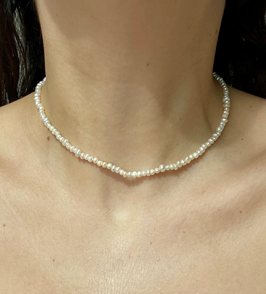 Simple pearls choker Silver