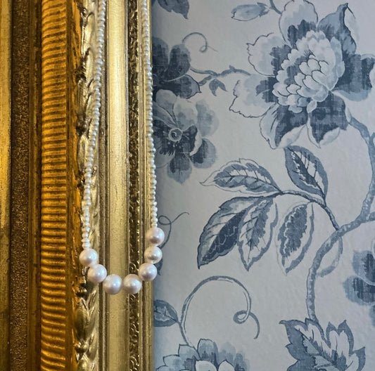 The Holiday pearls necklace