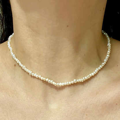 Simple pearls choker 14k Yellow Gold
